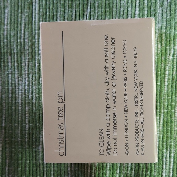 Avon Snow Petals Convertible Earrings & Christmas tree pin - Picture 3 of 7